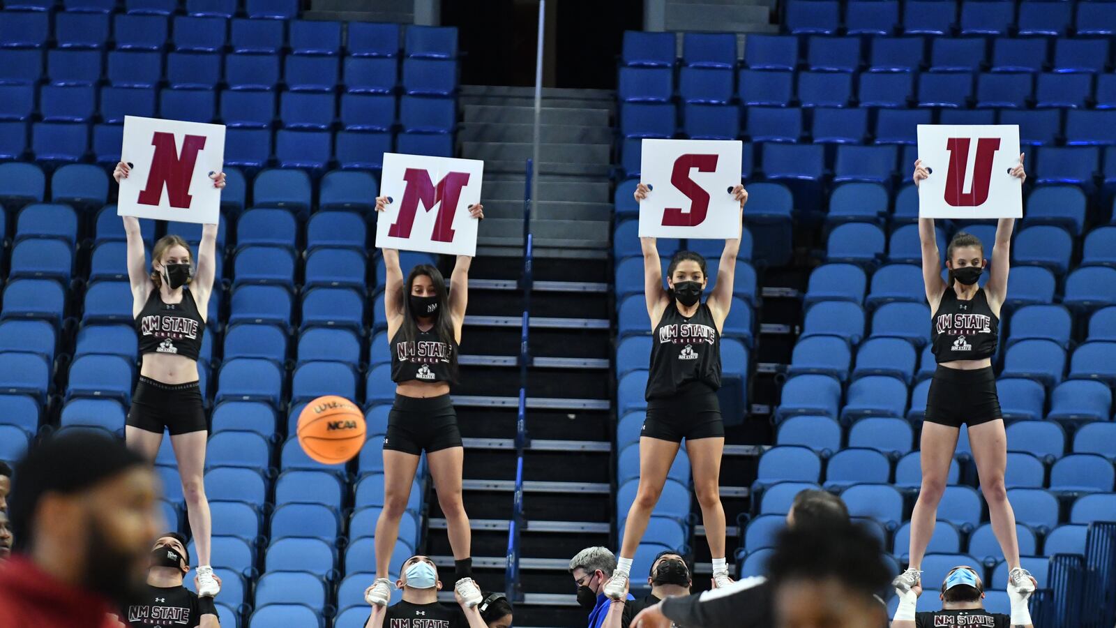 2022-03-16T222822Z_157429177_MT1USATODAY17908621_RTRMADP_3_NCAA-BASKETBALL-NCAA-TOURNAMENT-FIRST-ROUND-BUFFALO-PRACTICE_p41t7s