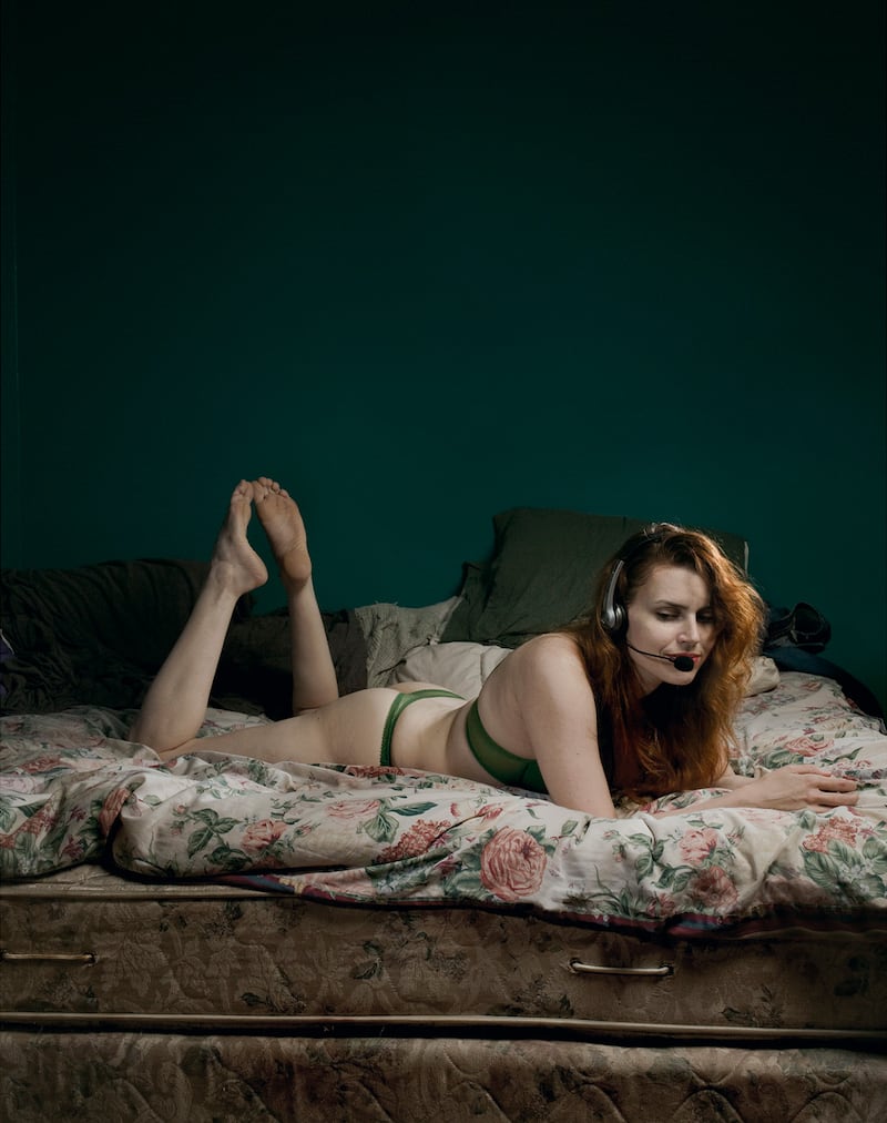 galleries/2015/08/14/the-secrets-of-phone-sex-operators/150813-phonesex-book1_uepu9r