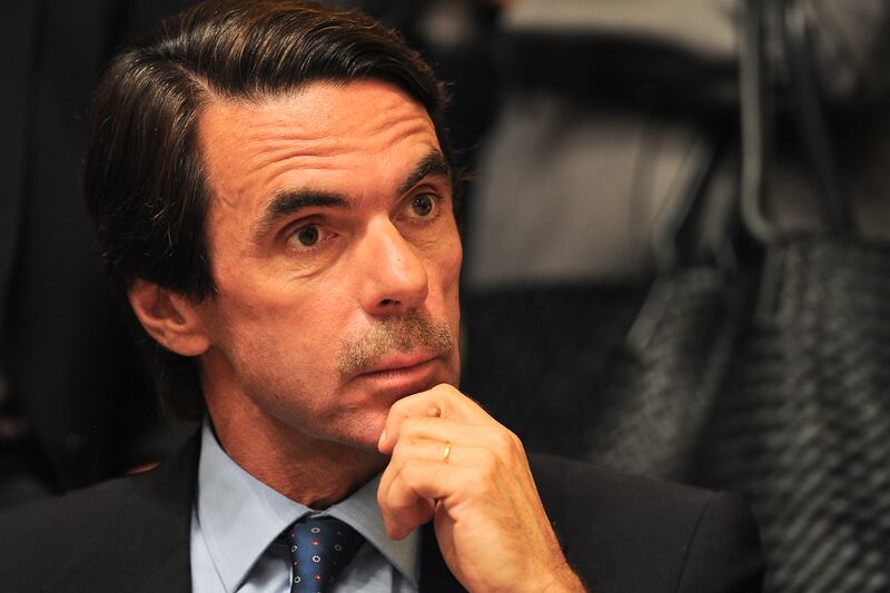 articles/2011/07/21/murdoch-scandal-news-corp-s-motley-board-of-directors/aznar-news-corp-directors-summers_frynfv