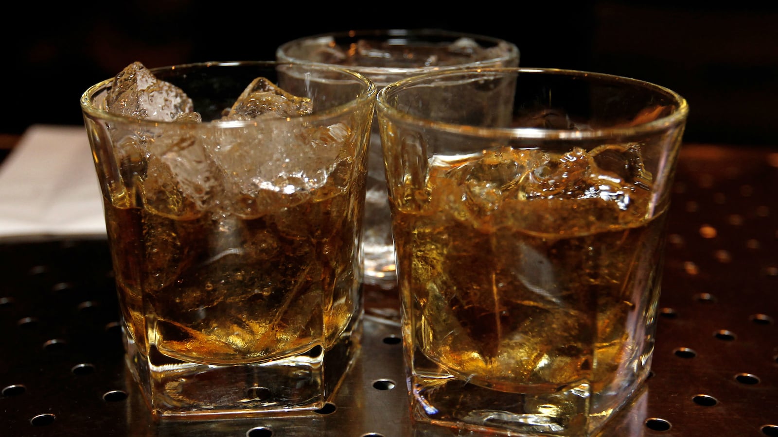 cheats/2015/04/21/9-indicted-for-whiskey-theft-ring/150421-whiskey-cheat_f5doi8