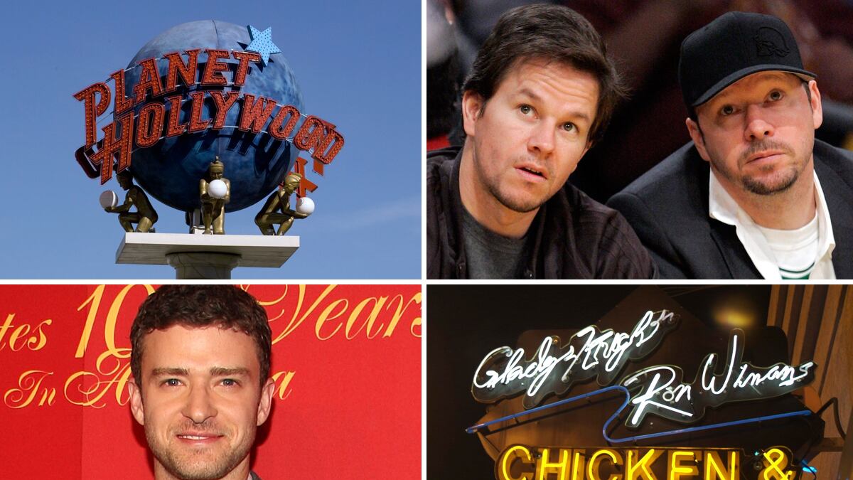 galleries/2011/08/27/mark-donnie-wahlberg-s-wahlburgers-more-celebrity-restaurants/celebrity-burger-restaurants-tease_yz6o7h