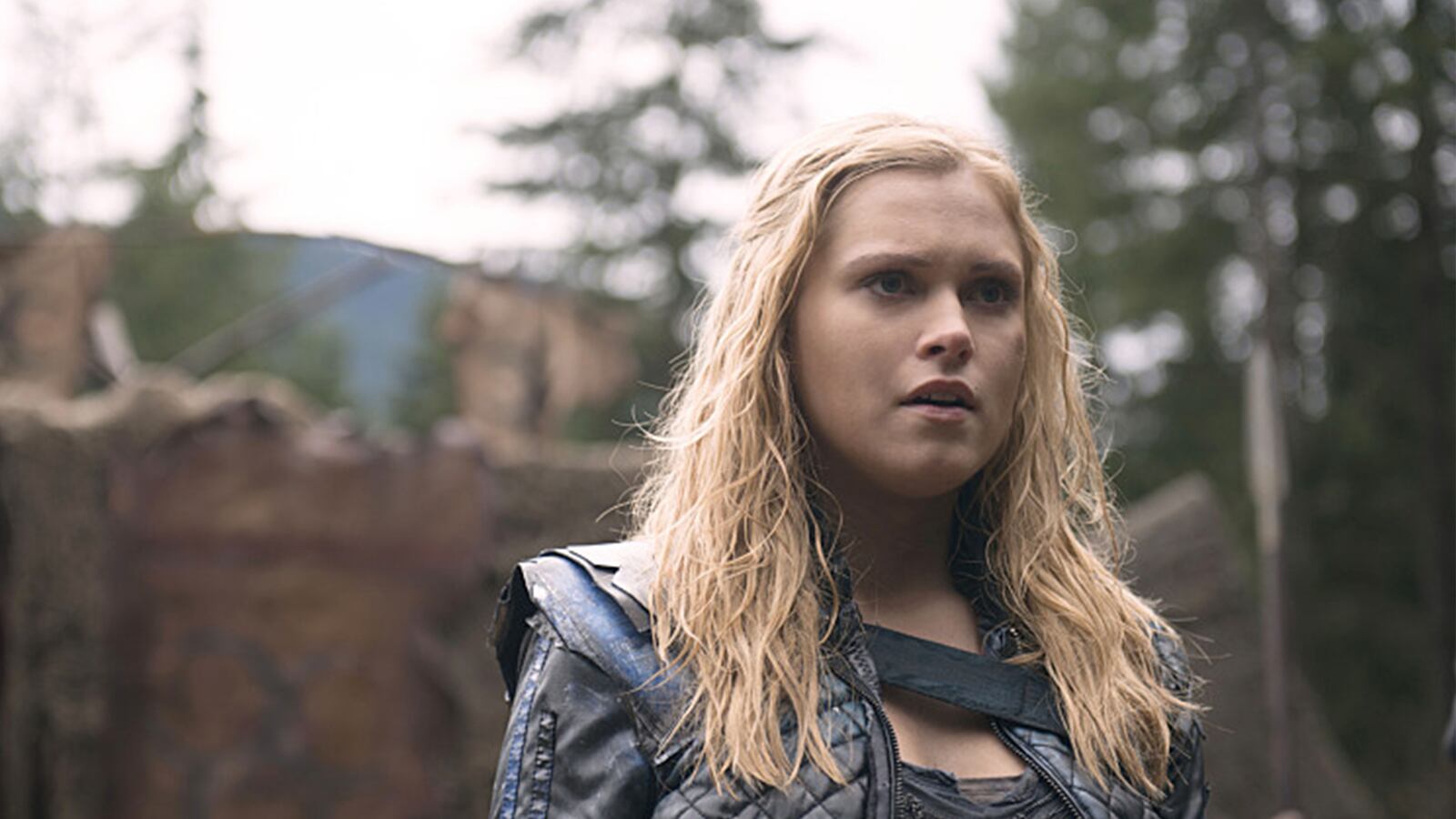 articles/2015/03/11/the-cw-s-first-post-apocalypse-bisexual-how-the-100-treats-gender-and-sexuality/150311-bergado-the-100-tease_zlatzg