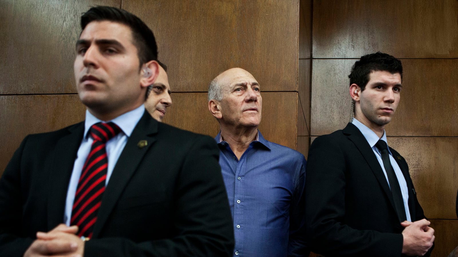 cheats/2014/03/31/ex-pm-olmert-convicted-of-bribery/140331-israeli-pm-cheat_oazugt