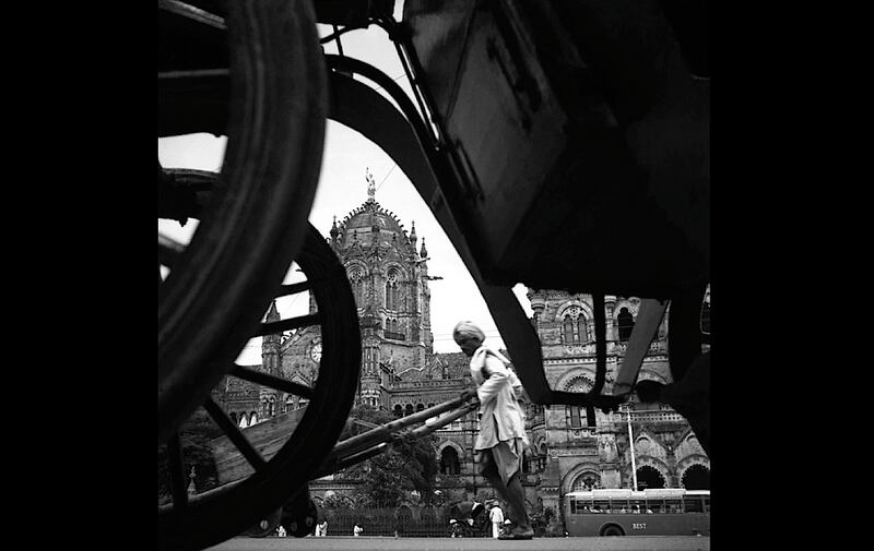 articles/2012/07/17/victoria-terminus-by-homai-vyarawalla-is-the-daily-pic-by-blake-gopnik/bombay-daily-pic_gsztzz