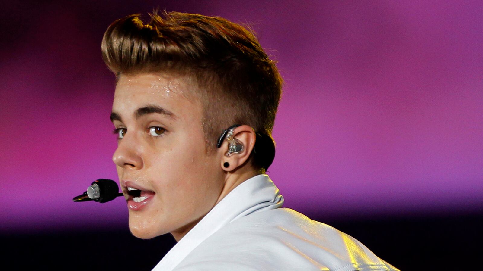 cheats/2014/01/21/cops-no-drugs-found-at-bieber-s/140121-bieber-cheat_otgibg