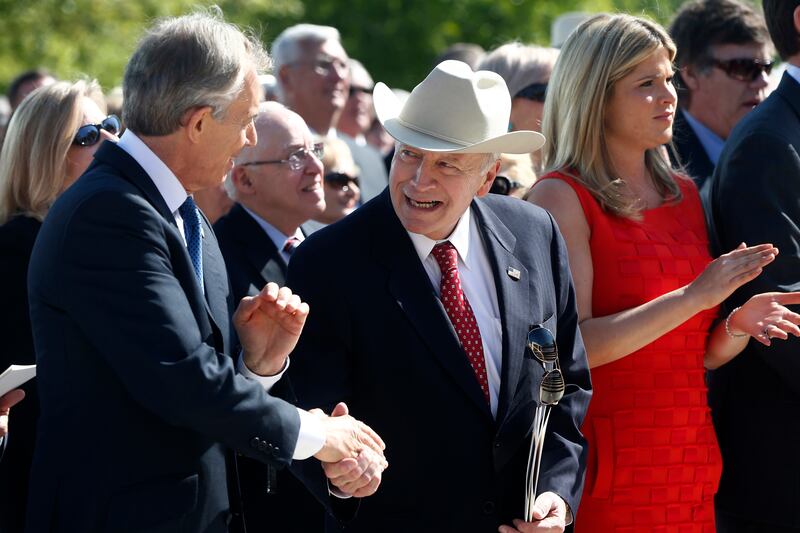 galleries/2013/04/25/look-who-went-to-the-bush-library-opening-ceremony-photos/bush-library-02_jpdv3a