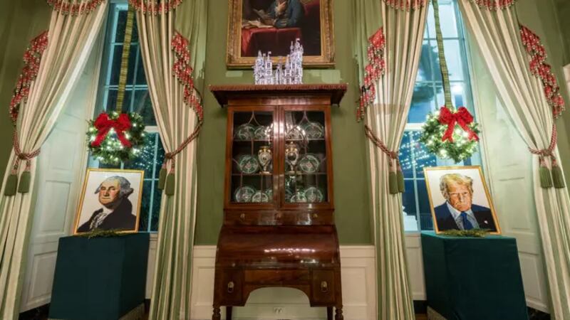 White House Christmas decor 2025