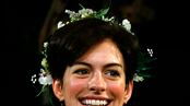 articles/2009/06/28/anne-hathaways-magical-night/menaker-anne-hathaway-twelth-night_34680_dqn7og