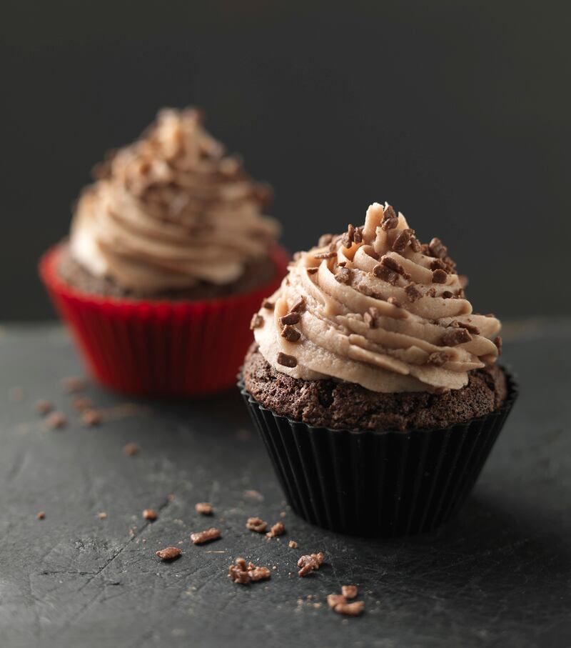 galleries/2012/11/26/bourbon-apple-pie-more-boozy-holiday-dessert-recipes-photos/bourbon-cupckaes-booziest-holiday-recipes_spcffj