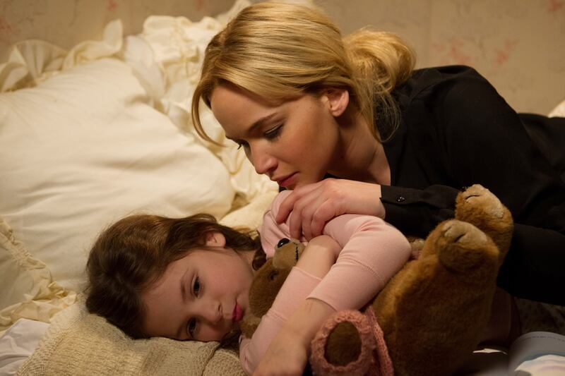 galleries/2015/12/03/holiday-movie-preview-star-wars-the-force-awakens-the-revenant-and-more/151201-holiday-joy_lr4rat