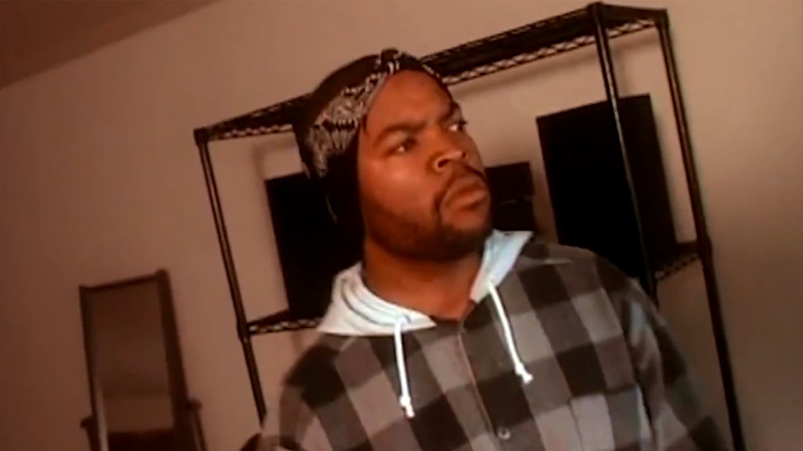 articles/2015/05/15/it-s-a-good-day-for-an-ice-cube-30-for-30-parody-nsfw/150515-viralvid-icecube-tease_w0xr1h