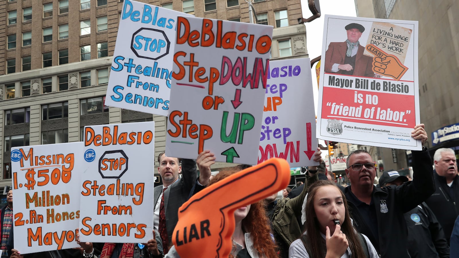 190516-daly-deblasio-tease_oea2u9