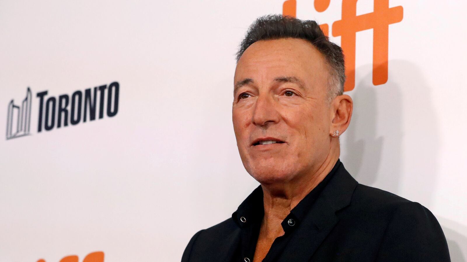 2021-02-10T191715Z_462963395_RC2VPL9A2L87_RTRMADP_3_PEOPLE-BRUCE-SPRINGSTEEN_bq0hvt