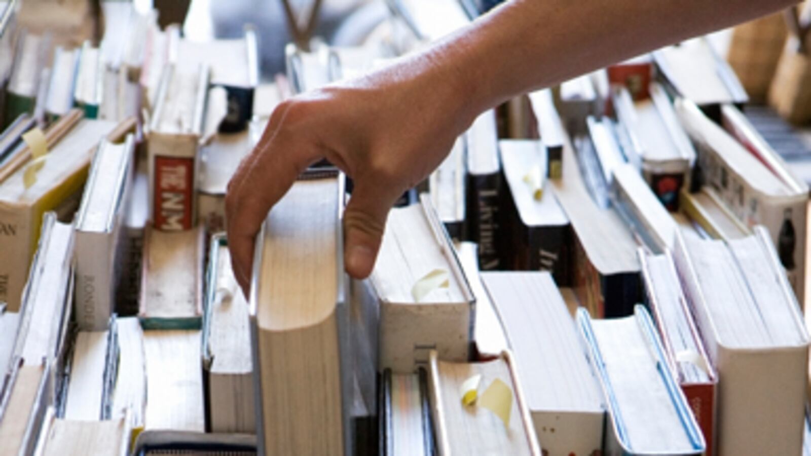 articles/2011/01/22/how-national-book-critics-circle-chooses-its-awards/ciabattari-book-prize_154831_k4lmu5