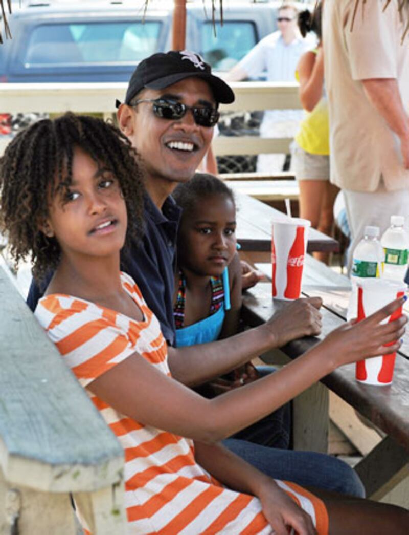 galleries/2009/08/23/obama-family-trips/obamas-vacation-mv_advloe