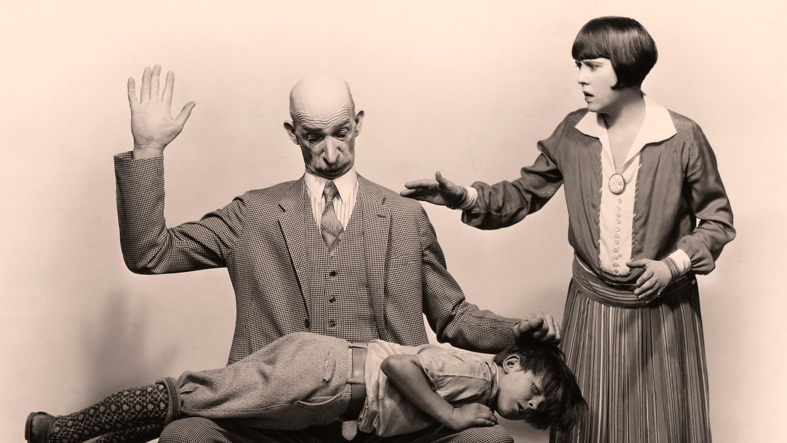 articles/2014/09/16/the-adrian-peterson-beating-and-the-christian-right-s-love-of-corporal-punishment/140915-marcotte-peterson-tease_igp1tl