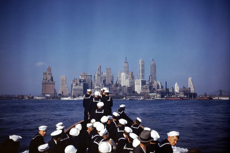 galleries/2013/04/13/say-it-ain-t-so-sequester-why-we-love-new-york-s-fleet-week-photos/130412-fleet-week1_ngfvwl