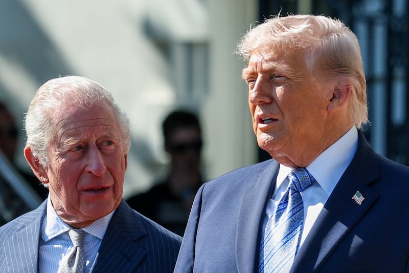 U.S. President Donald Trump welcomes Britain's King Charles at the White House in Washington, D.C., U.S., April 27, 2026. REUTERS/Suzanne Plunkett/Pool