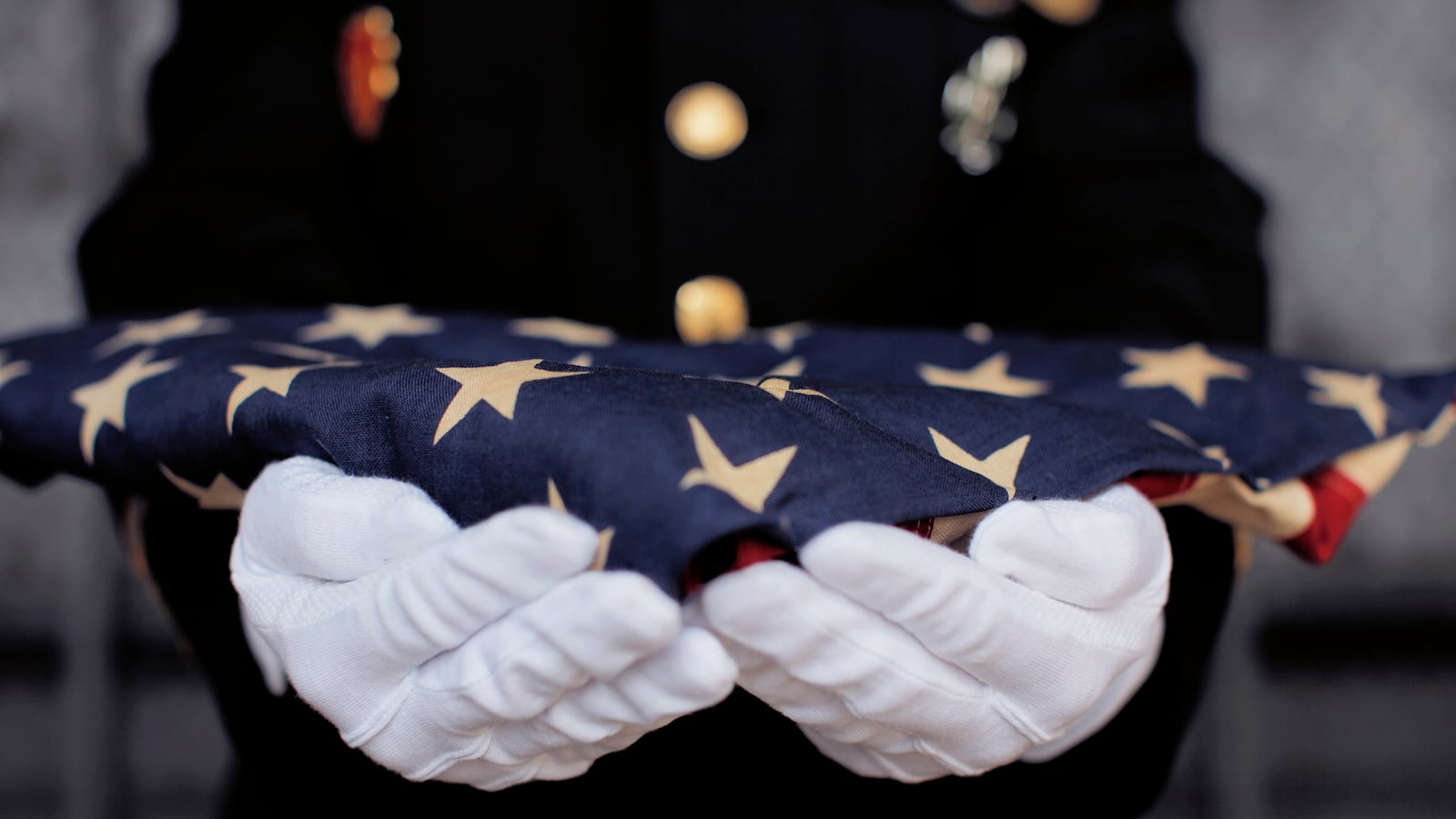 articles/2014/09/14/beast-fiction-they-killed-our-brothers/140913-Quinn-killed-brothers-tease_rayioe