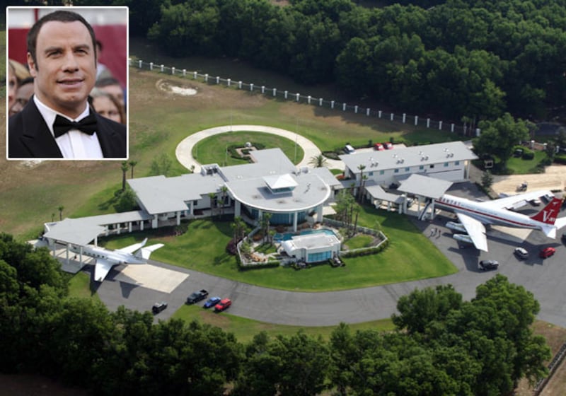 galleries/2009/03/29/celebrity-homes/celebrity-homes---travolta_qjdxbh