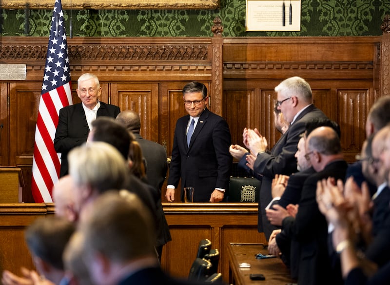 US House Speaker Mike Johnson (C) addresses MPs in the House of Commons on January 20, 2026 in London, England.. (Photo by Jordan Pettitt - WPA Pool/Getty Images)