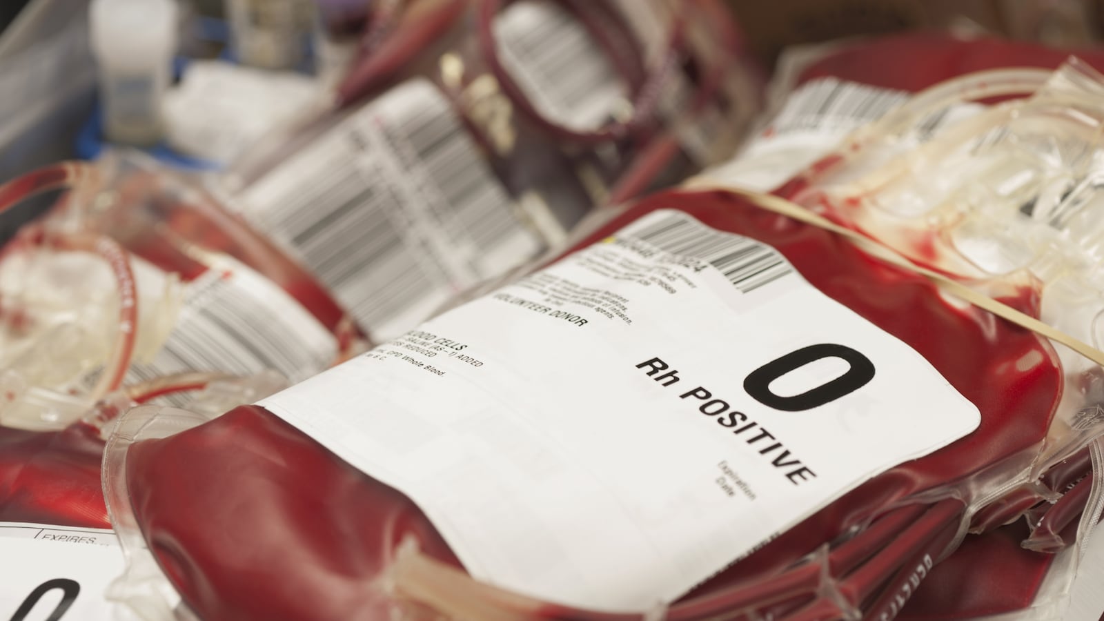 articles/2014/07/25/the-red-cross-is-80-000-blood-donations-short/140724-zawacki-blood-tease_u3ft60