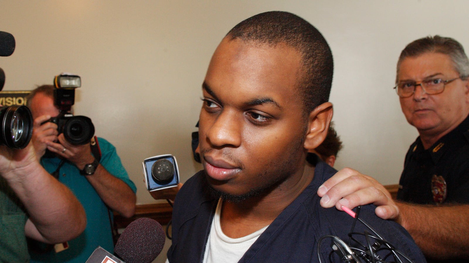 articles/2017/03/25/how-islamic-terrorists-are-being-radicalized-online/170324-Schager-american-jihad-tease_afvopf