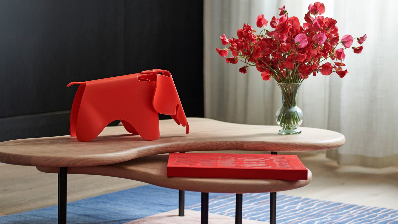 190428-johnson-room-with-a-view-andaz-shoreditch-hero_sbrpso