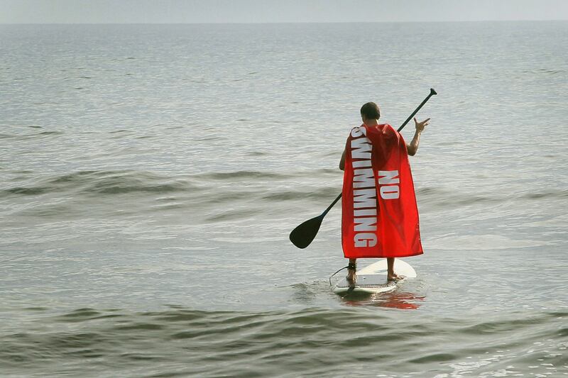galleries/2011/08/27/hurricane-irene-surfing-photos/hurricane-irene-surfing-photos-four_iseelb