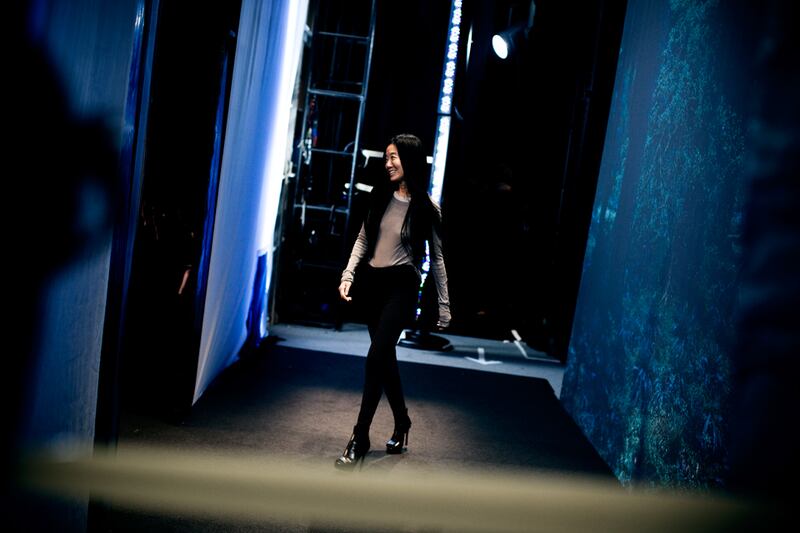 galleries/2010/09/14/vera-wang-backstage/vera-wang-backstage-9_zgsmyo