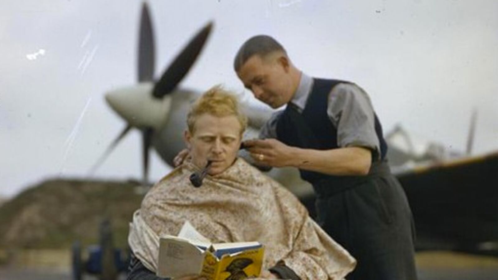 articles/2013/03/17/the-story-behind-this-photo-of-a-raf-pilot/the-story-behind-this-photo-of-a-raf-pilot-image_ripnjl