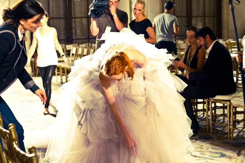 galleries/2011/09/14/marchesa-spring-summer-2012-new-york-fashion-week-backstage-photos/marchesa-kevin-tachman-4_jcz4fg