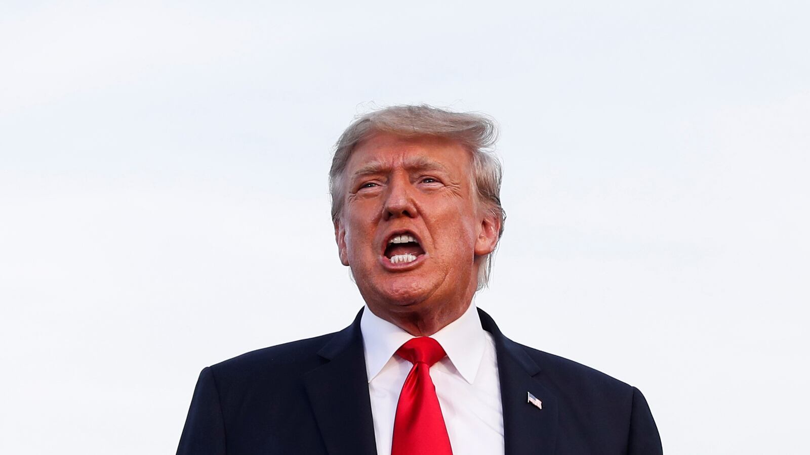 2021-06-27T014120Z_2001660717_RC2N8O9HGH8U_RTRMADP_3_USA-TRUMP_nak5vm