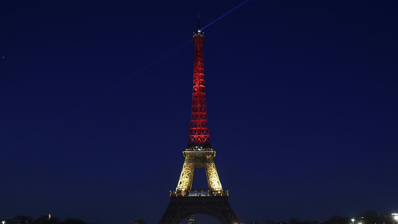 galleries/2016/03/23/the-world-mourns-with-belgium-photos/160323-belgium-mourns3_q2okio