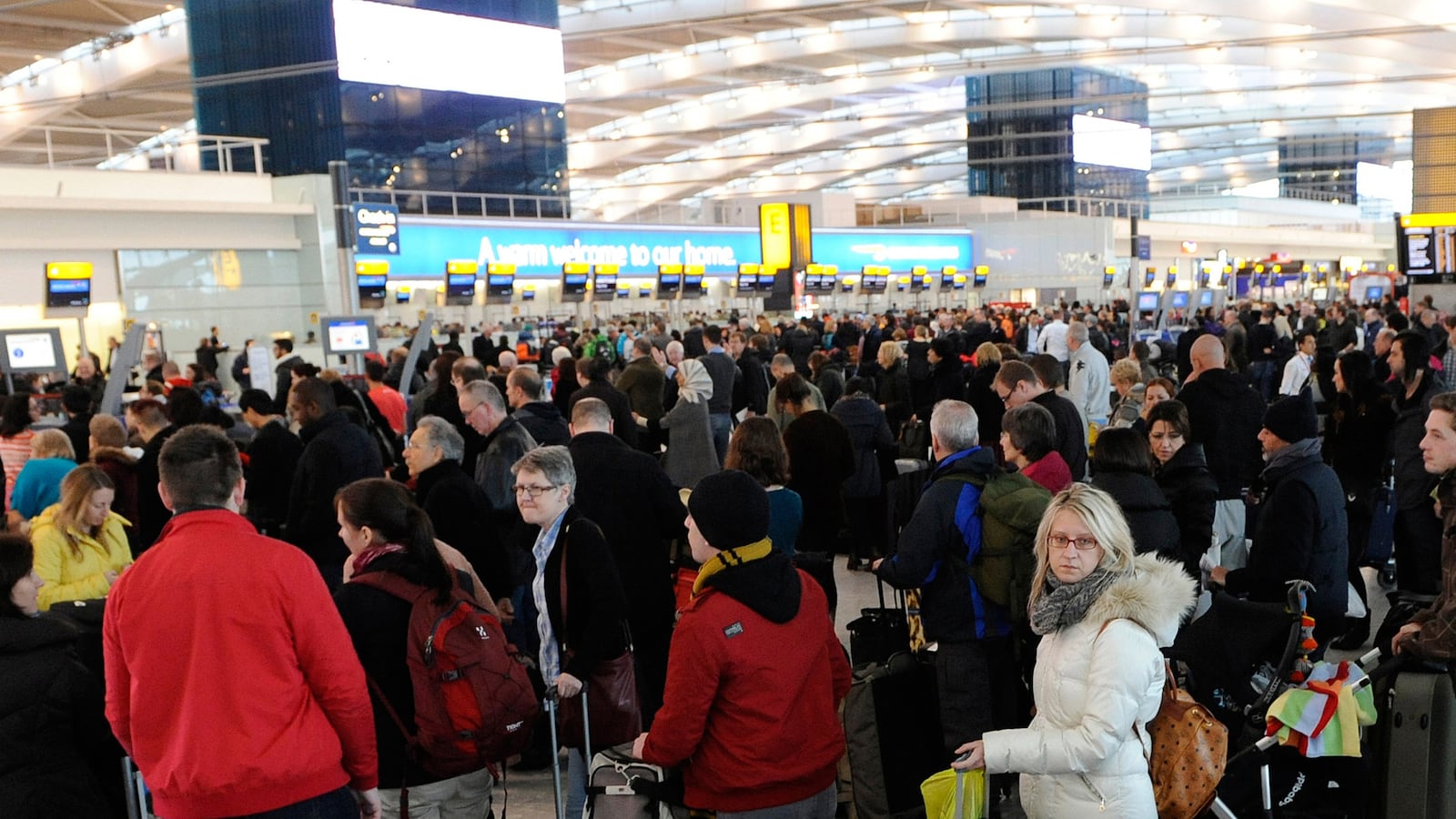 cheats/2013/01/20/snowstorm-sweeps-across-europe/130120-european-flights-cancelled-tease_uuo6gx