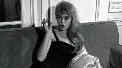 articles/2010/06/20/french-women-smokers-say-better-dead-than-fat/pape-smoking-1_108410_w7zdtt