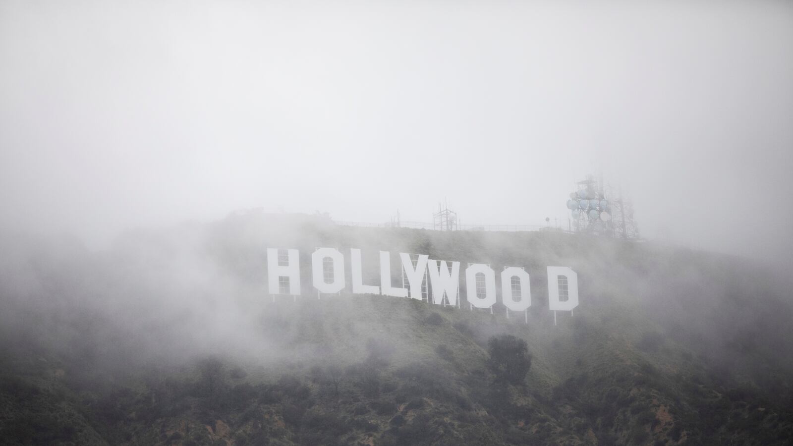 2023-02-25T025949Z_1090388136_RC2THZ9WEBY2_RTRMADP_3_USA-WEATHER-CALIFORNIA_mo2xly