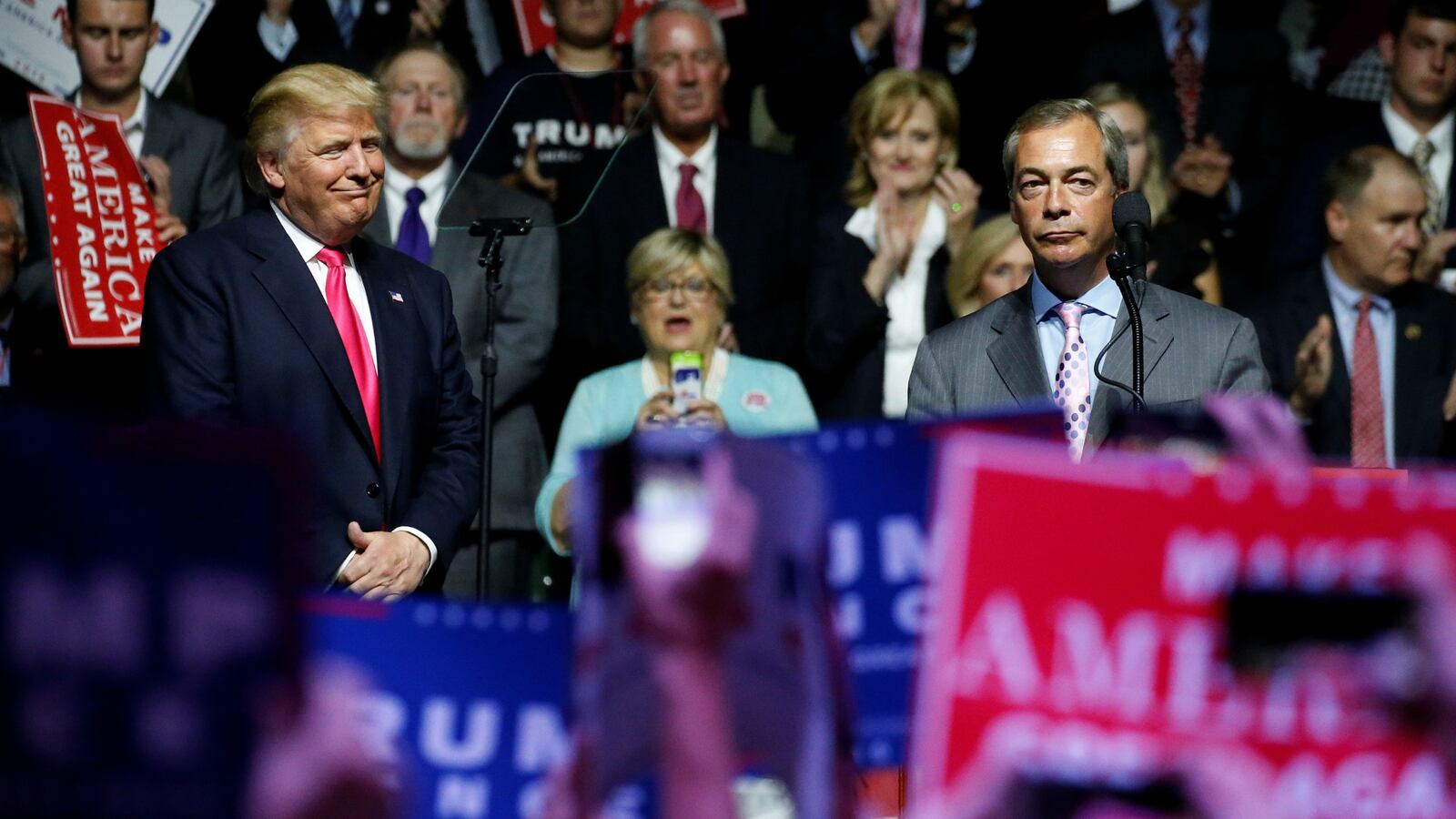 cheats/2016/08/25/brexit-leader-farage-joins-trump-on-stage/160825-farage-trump-clinton-cheat_pd1pae