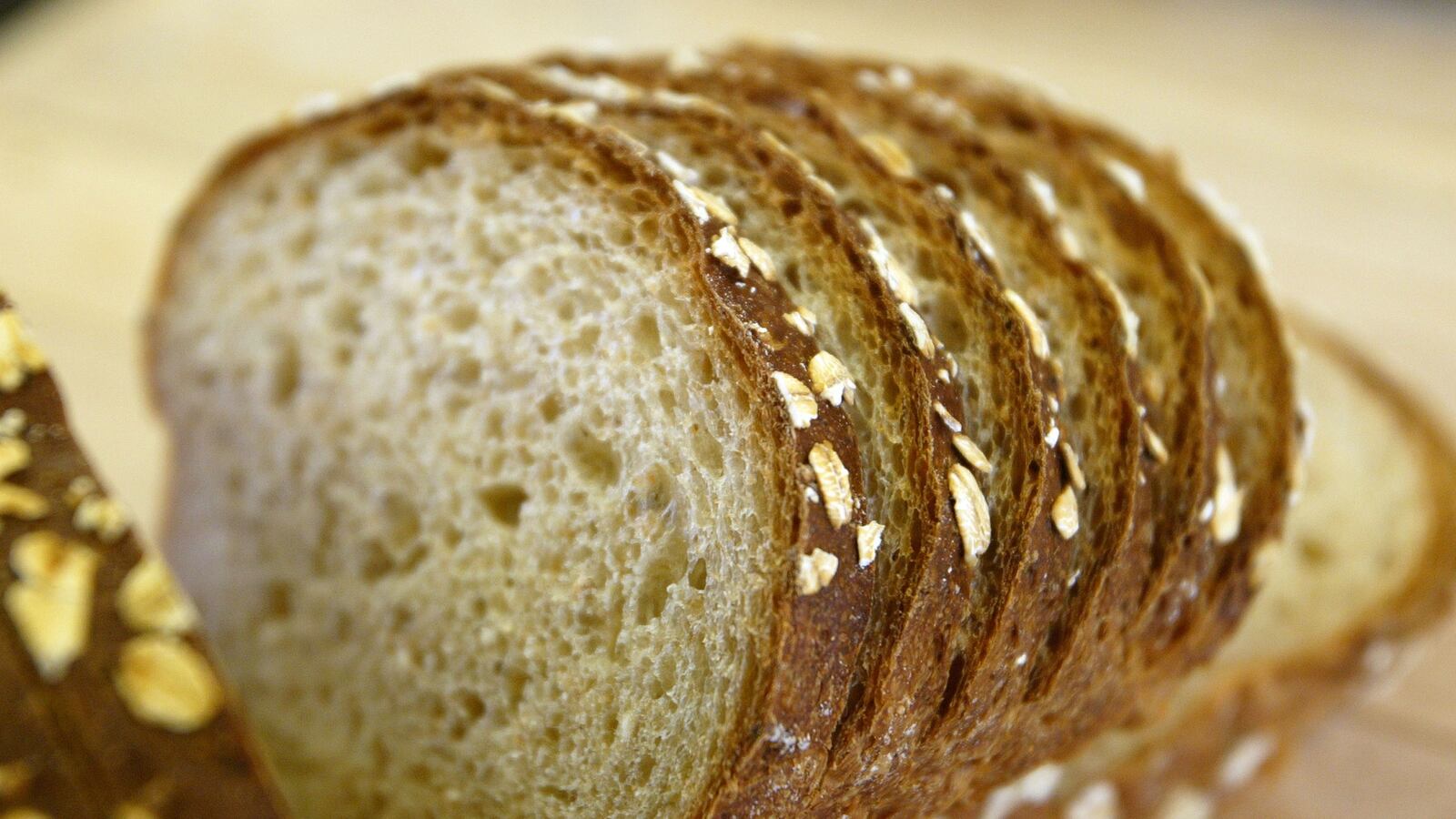 cheats/2014/05/15/gluten-intolerance-may-not-be-real/140515-gluten-cheat_txwnbv