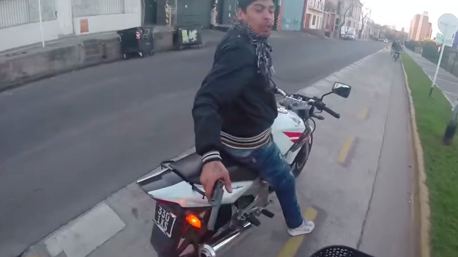 articles/2014/09/18/viral-video-of-the-day-attempted-robbery-caught-on-helmet-cam/viral-video-of-the-day-attempted-robbery-caught-on-helmet-cam-image_mx44ct