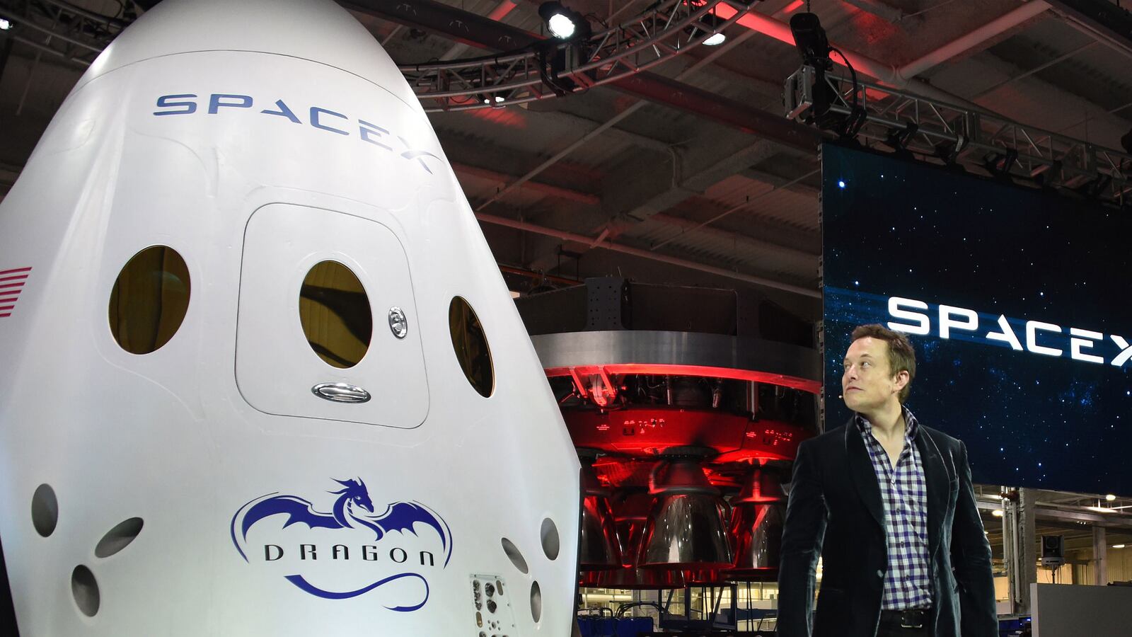 cheats/2014/09/16/nasa-taps-spacex-boeing-for-space-taxis/140916-spacex-cheat_pi610i