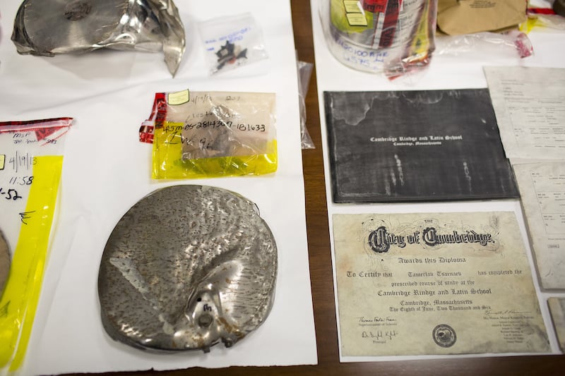 galleries/2015/04/07/backpacks-bombs-blood-the-evidence-against-dzhokhar-tsarnaev-photos/150407-boston-bomber-07_yx77pu