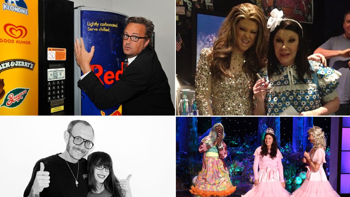 galleries/2011/11/03/lindsay-lohan-selena-gomez-glee-more-celebrity-twitter-pictures-photos/celeb-twit-pics-gal-tease_lowvaf