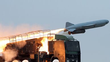 cheats/2011/01/03/iran-snubs-us-on-nuke-visits/roberts-iran_150443_w5ylcz