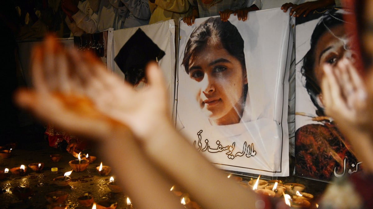 articles/2012/10/12/will-malala-yousafzai-s-shooting-be-pakistan-s-rosa-parks-moment/malala-rosa-parks-rezvi_lr7zlq