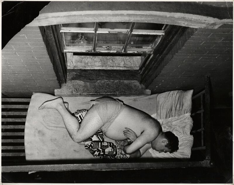 galleries/2013/11/02/murder-mayhem-and-mishaps-inside-weegee-s-new-york-photos/131030-weegee9_sztj21