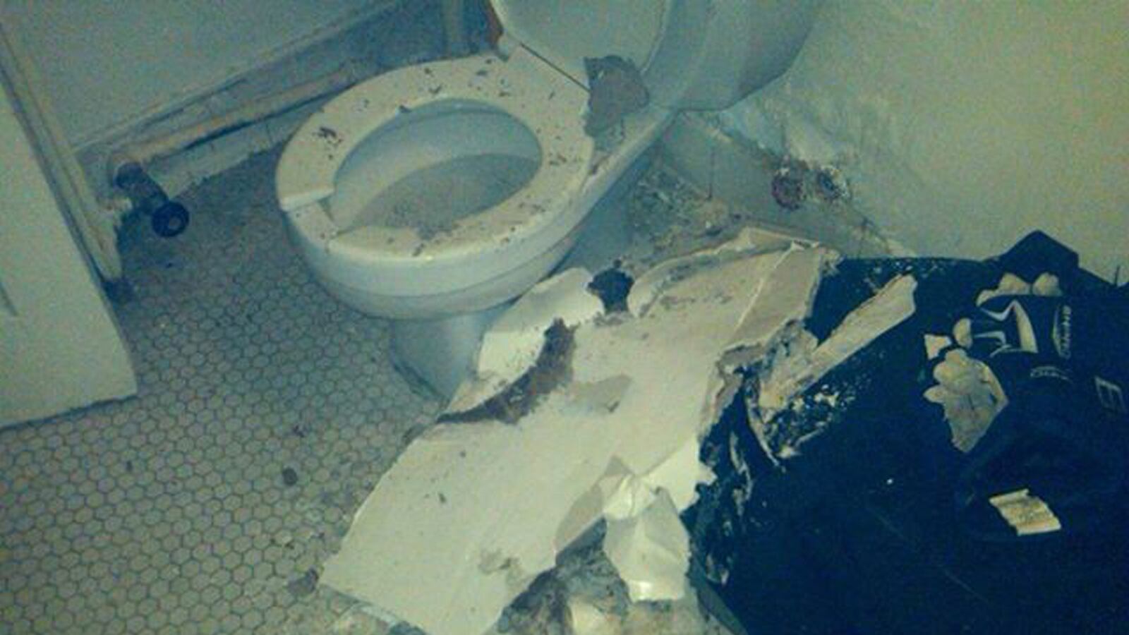 articles/2013/08/21/george-washington-university-s-housing-horrors/130821-Green-GWHousing-tease_jl0tlx