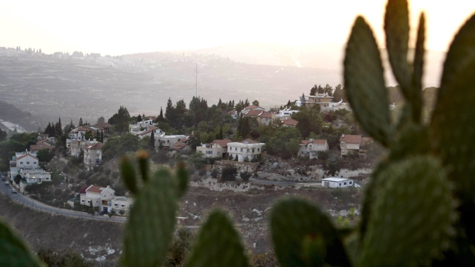 articles/2012/08/27/how-bill-kristol-and-jvp-are-both-israel-agnostic/settlement-openz_jjjwmk