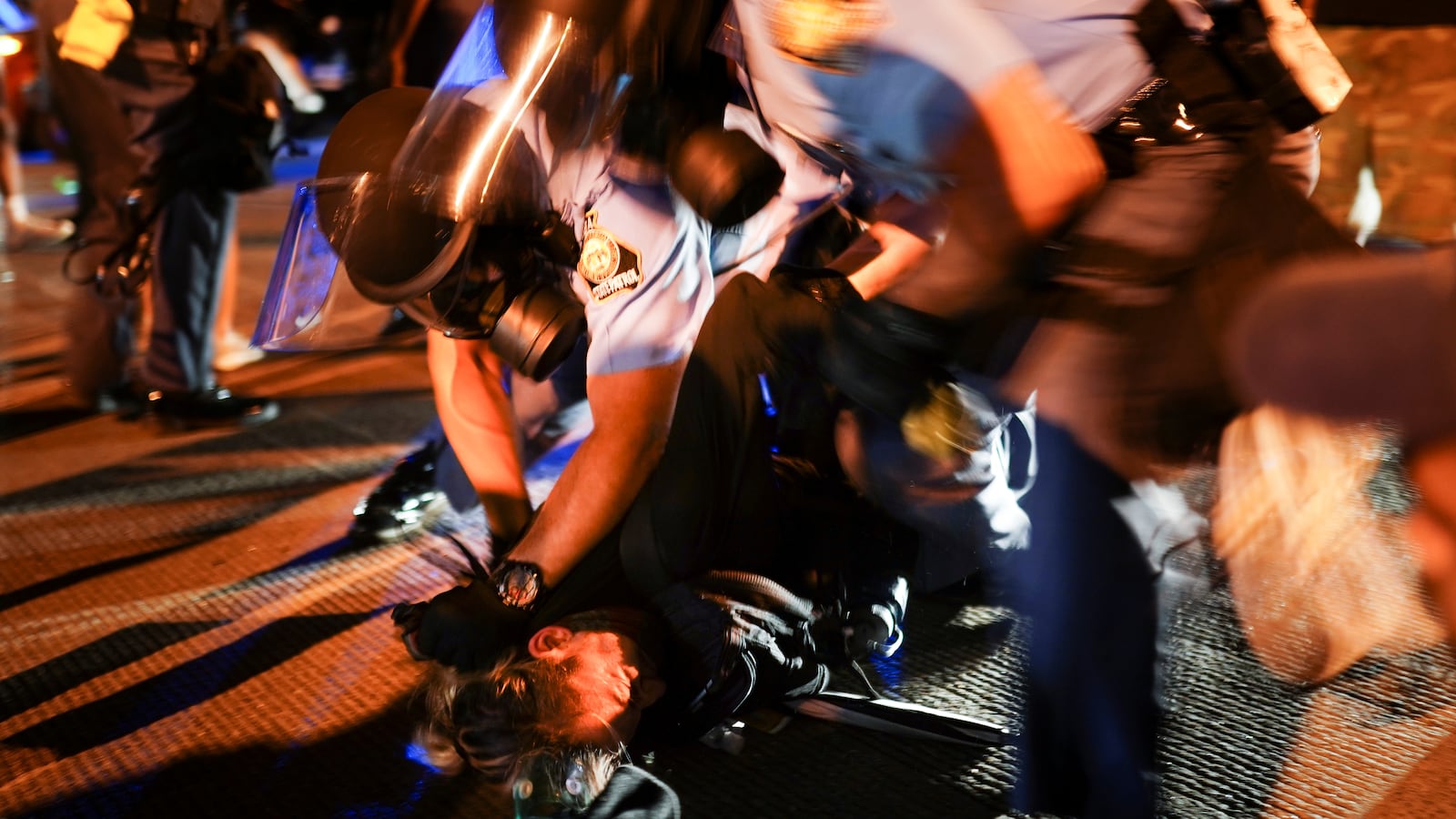 2020-06-14T044319Z_1111837690_RC2S8H9TIAOG_RTRMADP_3_MINNEAPOLIS-POLICE-ATLANTA_gxucoa