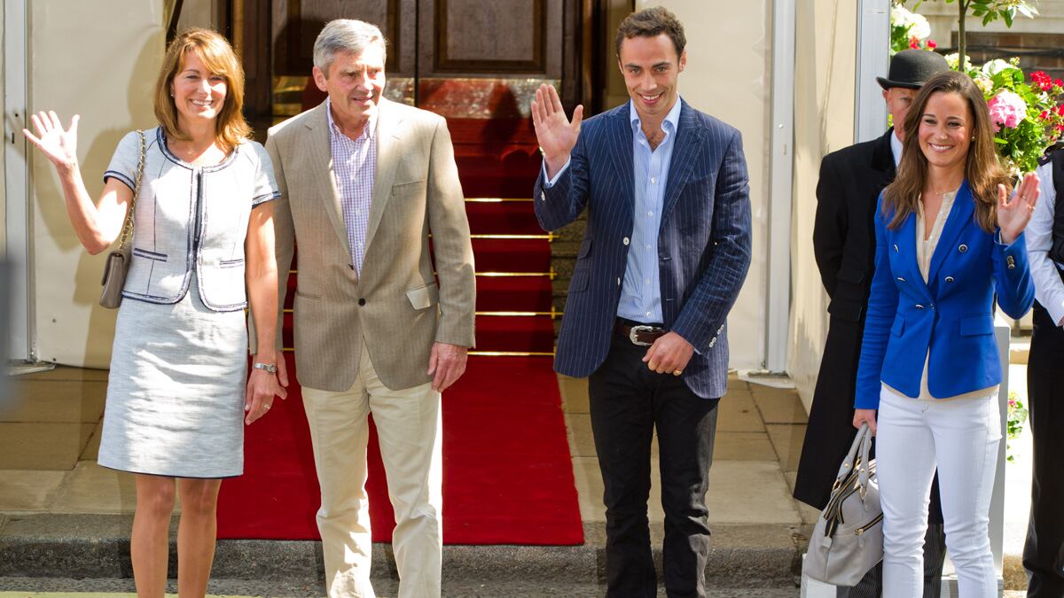 articles/2013/01/17/kate-s-wedding-hotel-gets-royal-honour/middleton-family-edwardes_byfx1c